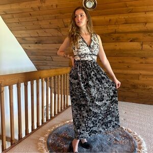 1970s maxi Blk and white floral dress